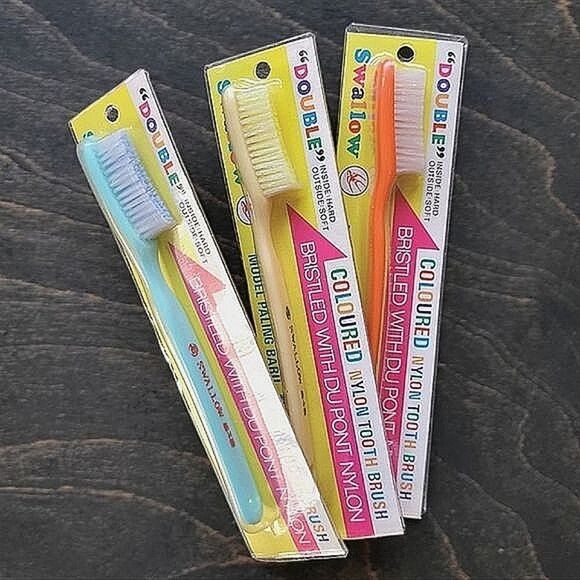 Lot of 3 | Vtg toothbrushes with long bristle bed - Picture 2 of 9